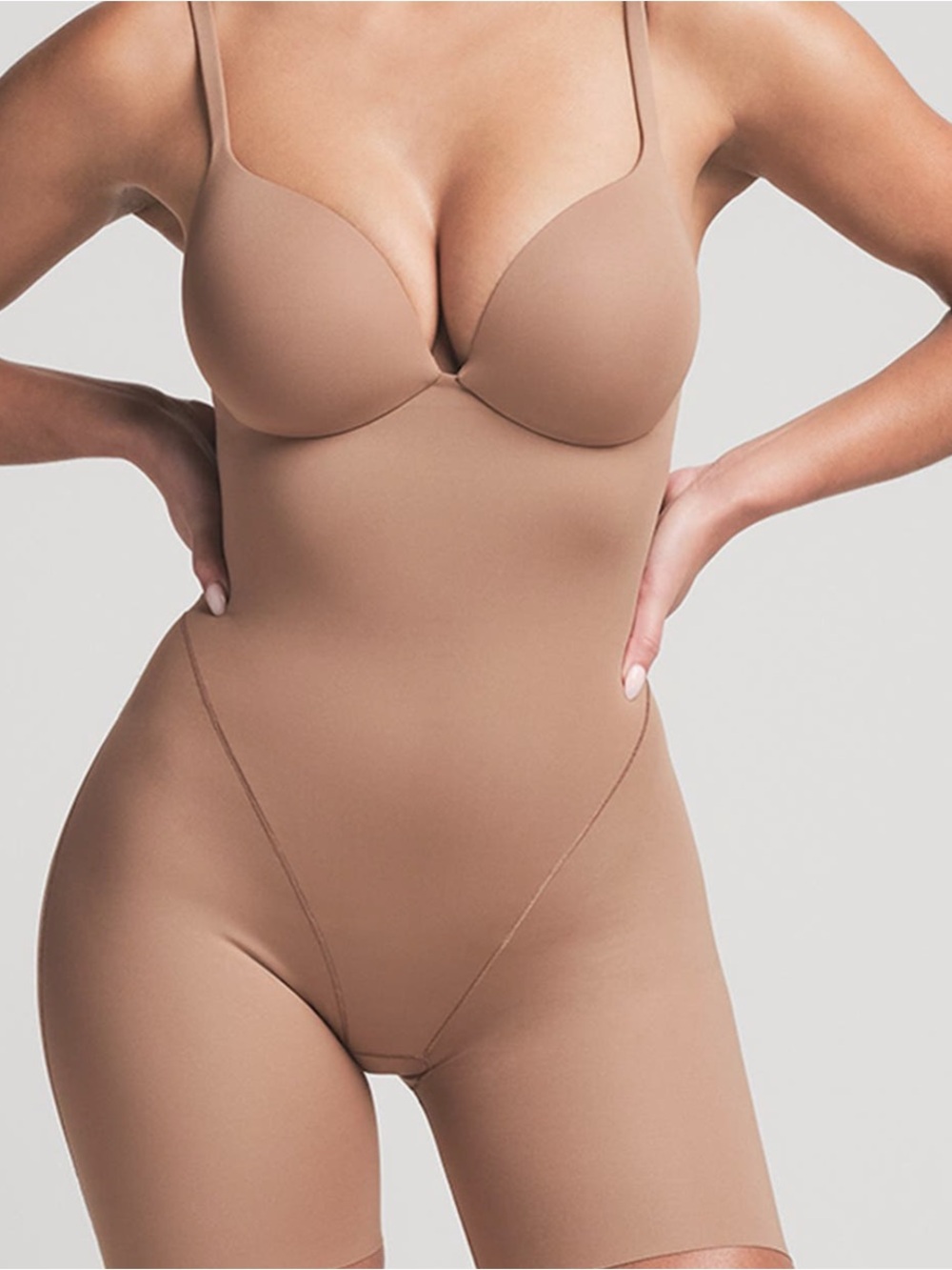 SKIMS
Ultimate Body Push-Up
Enhancing Padded Midthigh Bodysuit